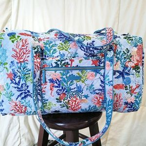 Vera Bradley Large Duffel in Shore Thing